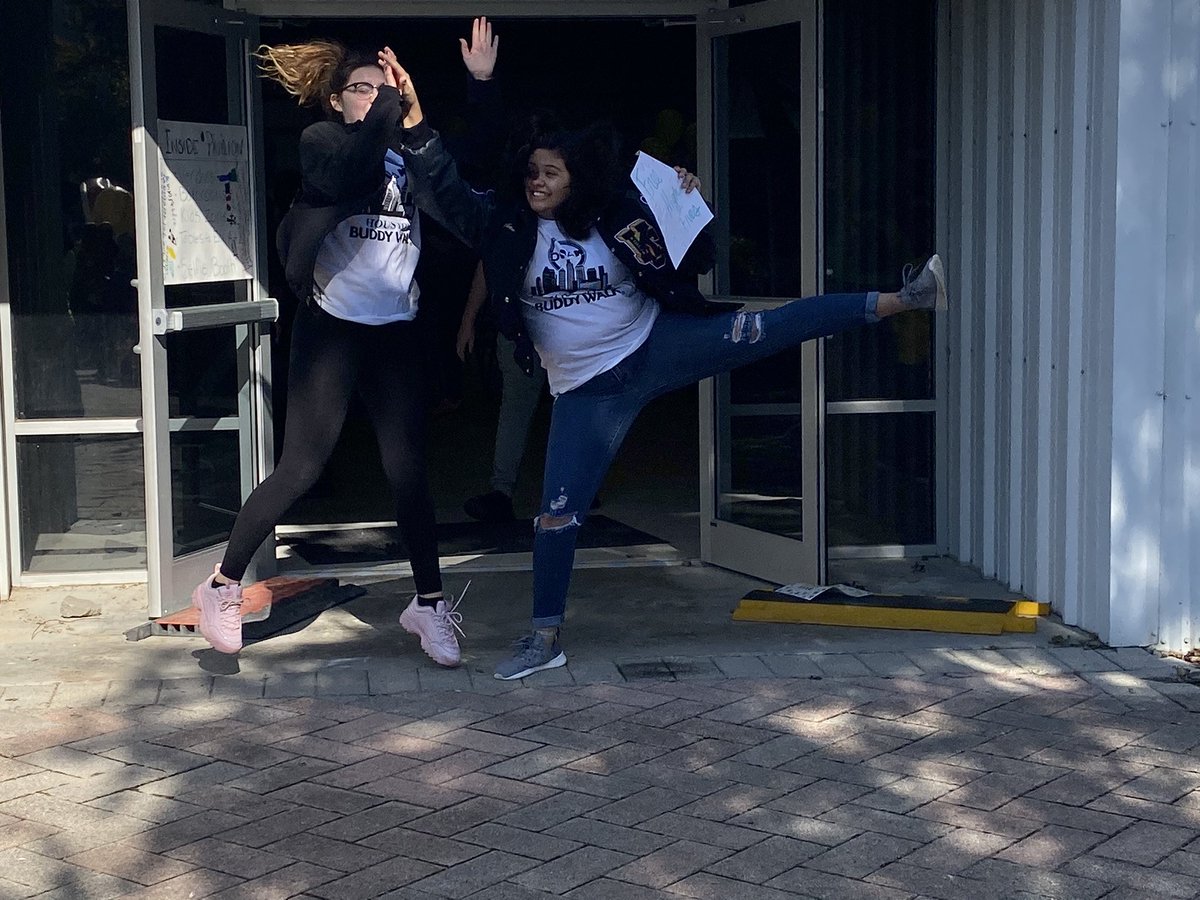 collins_fccla's tweet photo. Amazing student working hard at making others day!  Loved volunteering at the Down Syndrome of Houston Buddy Walk with these students today! @KCHStigers @KleinCollins @jenny_mcgown @KleinISD @FashionKCollins https://t.co/rvxh2eOGZe