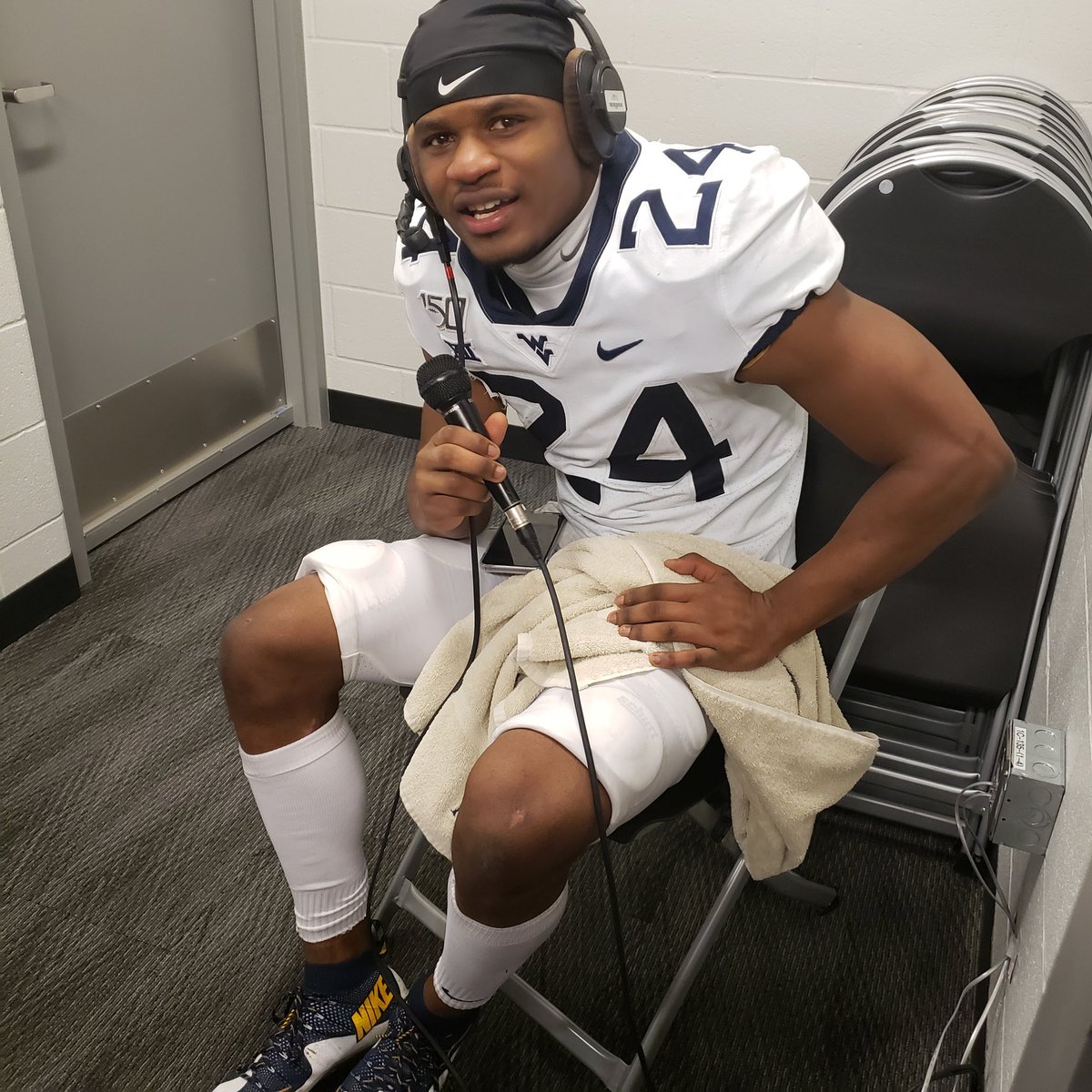 Hakeem Bailey isn't just a ball hawk, he's also a man with his priorities in order. After making the game-sealing interception, Hakeem insisted on first trying to "call his mama" before doing this postgame interview with Tony and Coach. 

I love college football.