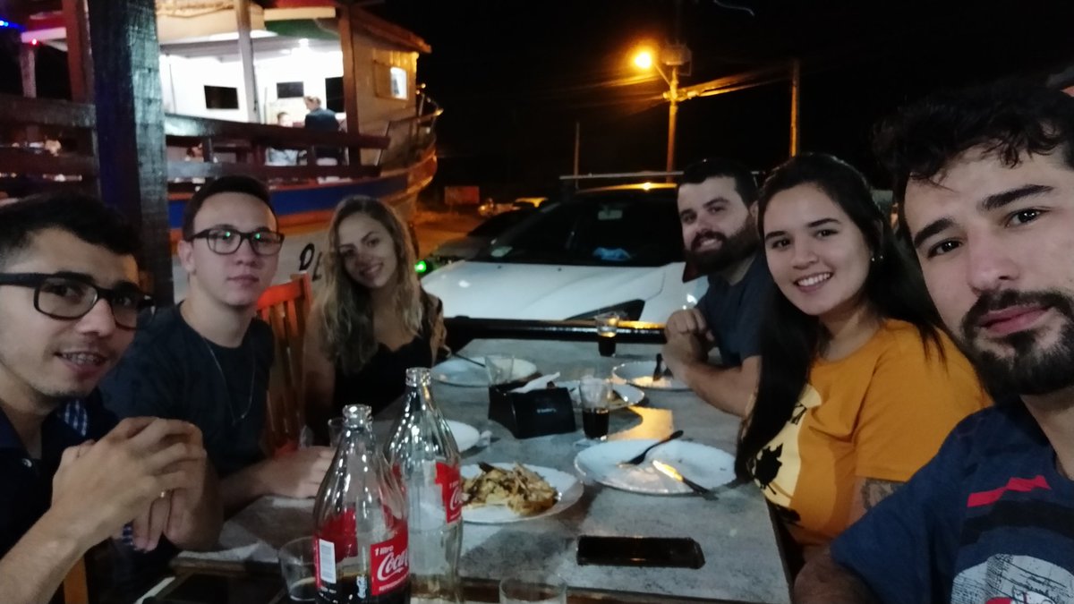EduOlliveira's tweet photo. Rolê cos gente boa!!! #RodizioDePizza https://t.co/NHkTXQog1D