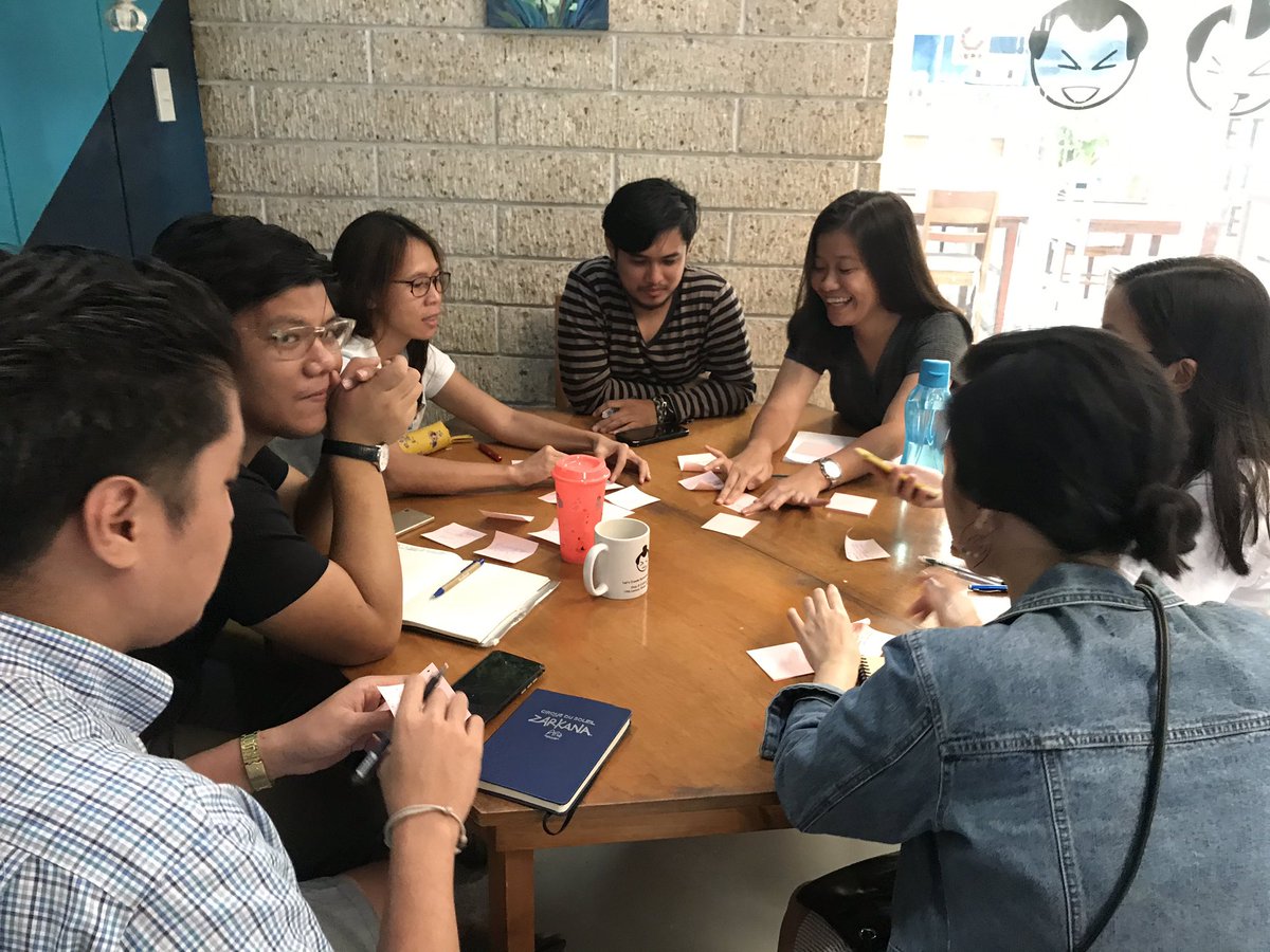 MovePH's tweet photo. We're here at Dojo 8 co-working space for our community huddle with Bacolodnons!
Attendees now are brainstorming about the issues that matter within their communities. #MoveBacolod https://t.co/wWRhTzUlp0