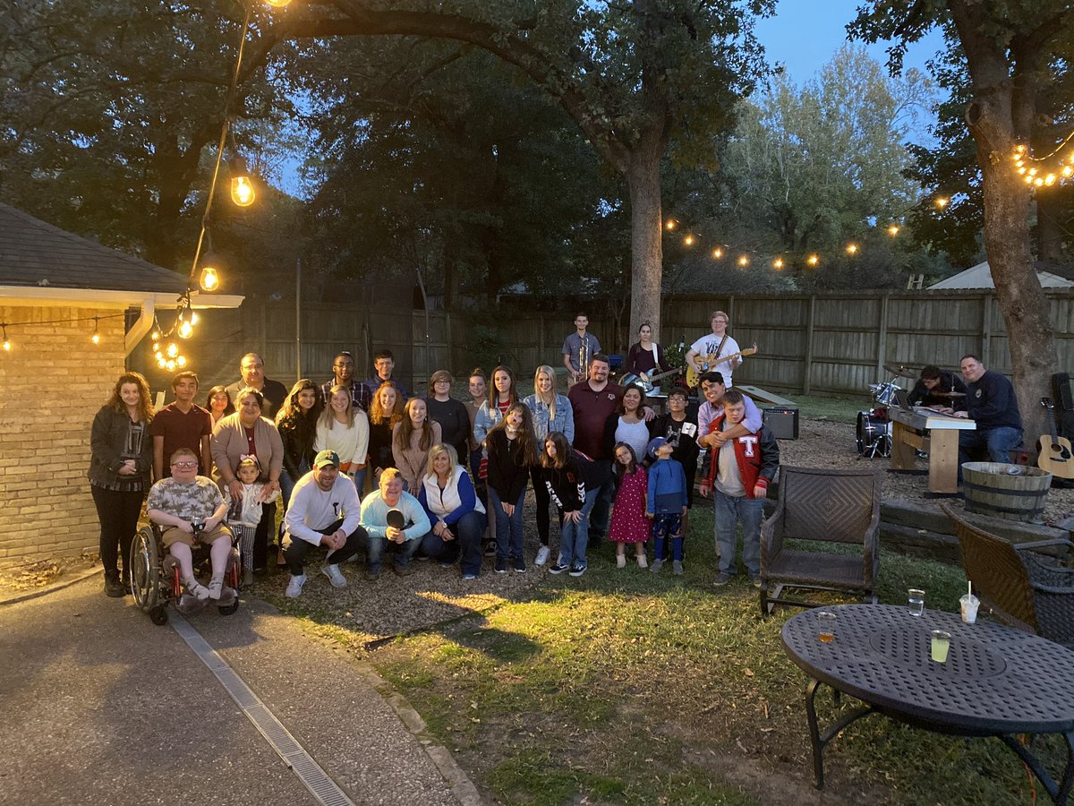 MrDoyleREL's tweet photo. Another AMAZING Friendsgiving with @relbestbuddies !! So much fun celebrating the ABILITIES of everyone with some good food and live music.. #inclusionrevolution @EastTexCraw @JJ_Lee_Raider @RCW72_EDUC @tylerisd @BestBuddiesTX https://t.co/vkPNsTklS1