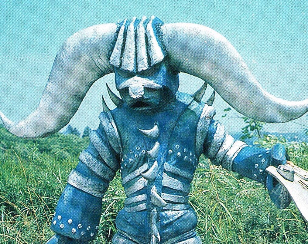 青空 Tf 特撮 映画 アメコミ人生 Twitterissa Nitiasa 仮面ライダーゼロワン クラッシングバッファロー の隠しモチーフは人造人間キカイダーのブルーバッファローだとすれば プログライズキーが赤色なのはブルーバッファローの初期名称のレッドバッファローから来