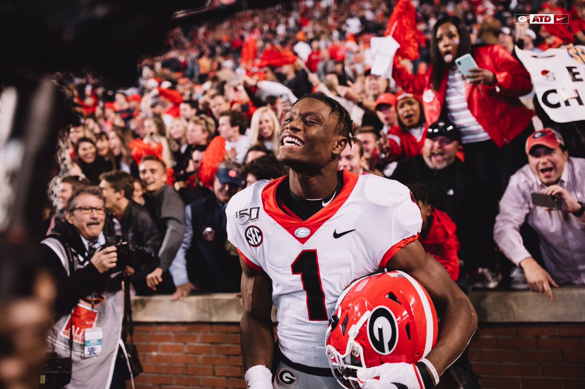 GeorgiaFootball's tweet photo. How bout them DAWGS 🔥🔥🔥
#GoDawgs https://t.co/kZNRLp1MZj