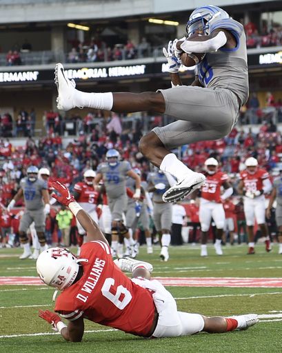 _CollegeNetwork's tweet photo. The College Network White throws 5 TD passes No 18 Memphis beats Houston https://t.co/k4nft3ZvSw https://t.co/HMxKcSQjKE