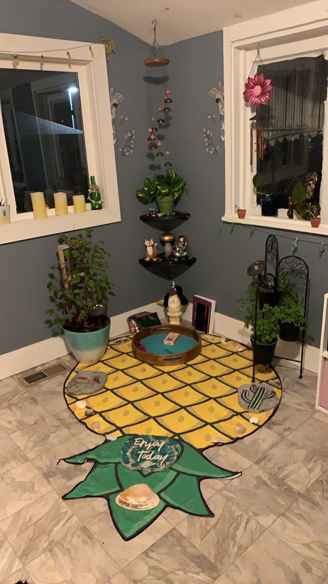 I think I bought these corner shelves a decade ago with the intent of creating a meditation space. That finally happened today. Goal complete. 🧘🏻‍♀️❤️🥳