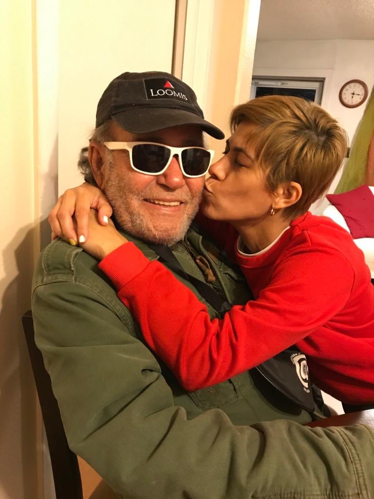 EiffelLeBronMod's tweet photo. La nena de papá.. Que vengas más momentos como estos! 
#lachicaolimpica96 #eiffelebron #lanenadepapa https://t.co/p75DYpVmjx