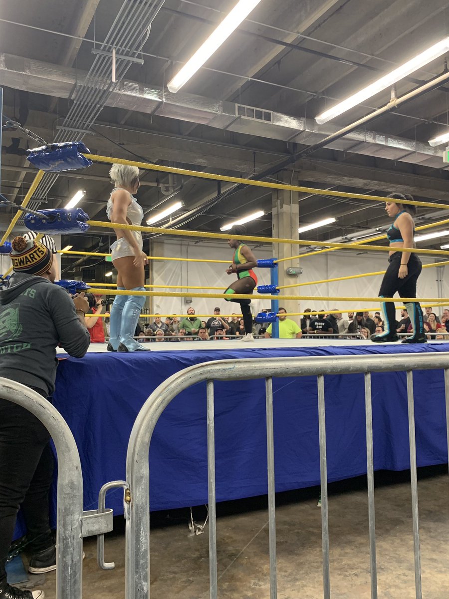 Buuurch1's tweet image. More shenanigans from #primetimeprowrestling @SavannaStone01