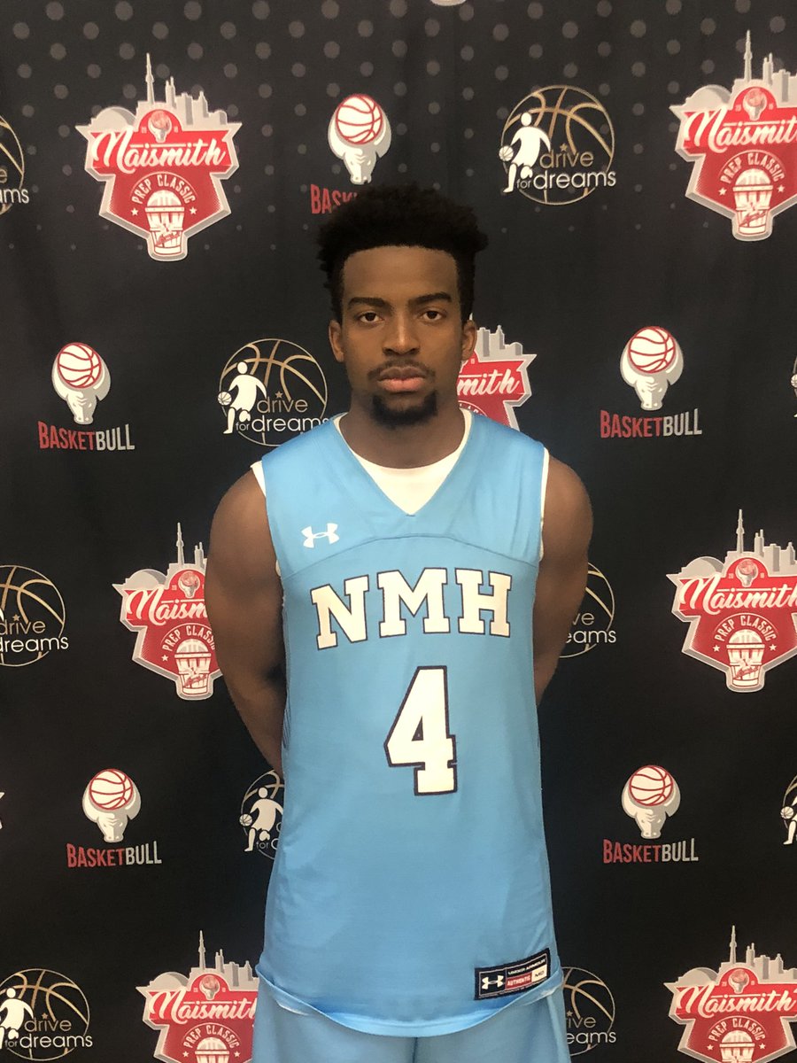 What Darius Ervin (<a href="/ervin_darius/">D</a>) of @NMHbasketball just did to a High Major guard defensively completely taking him out of the game and offensively with 25 points and 9 assists I don’t know how coaches keep  😴 on him. #HeartoverHeight #NaismithClassic