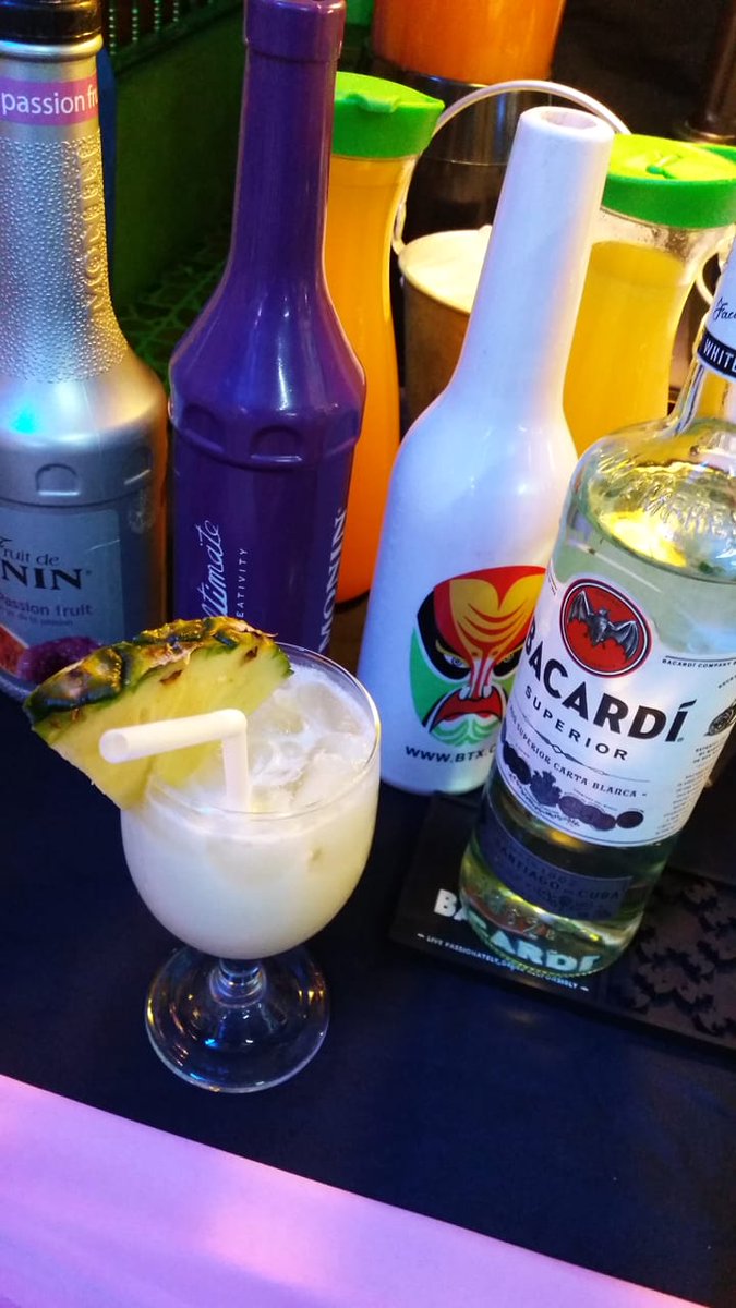 smuuurphs31's tweet image. Had this last night. Specially made for me daw. Ayieee hahaha #customizeddrinks #piñacolada
