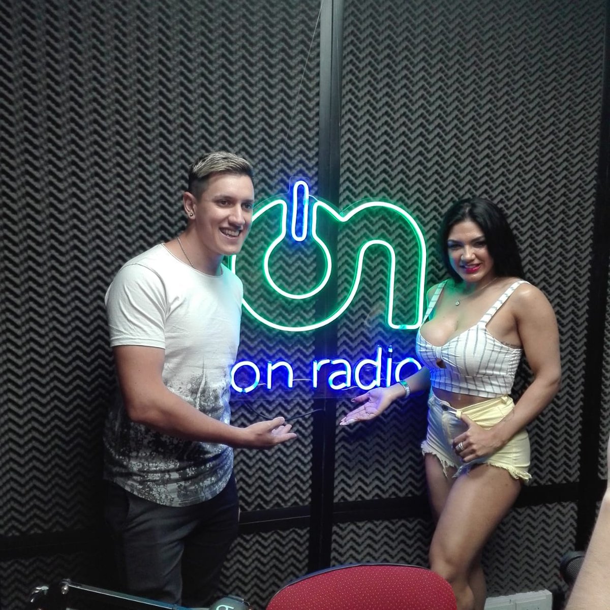alberto7219's tweet photo. #VerónicaNotagay #Modelo #Actriz #Cantante y #Luam #Músico en el Programa #SoñandoporlaVida en #OnRadio con la Conducción de Alberto Contreras Donde El Protagonista sos Vos. @VeronicaNotagay @LuamProduciendo @alberto7219 @OnRadioOk. https://t.co/Sb6a2Hs4tL