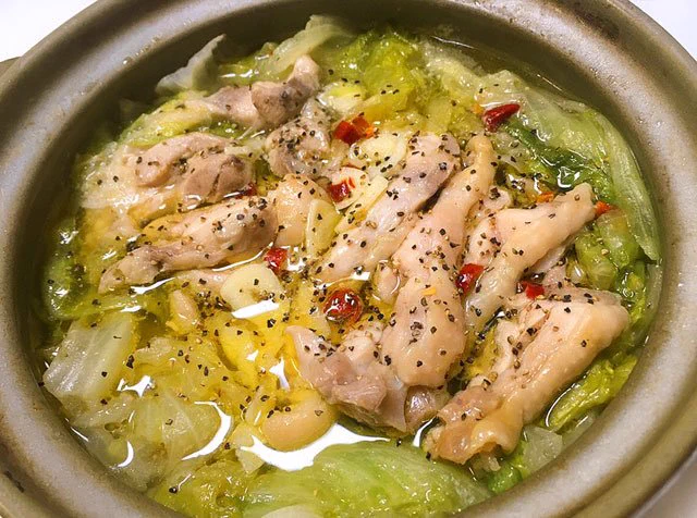 冬に絶対食べたくなる！？「洋風レタス鶏鍋」の作り方！