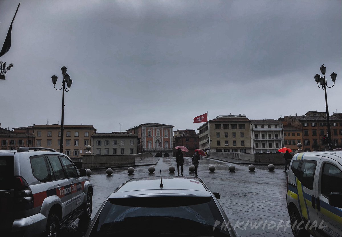 KiwiOfficiale's tweet photo. Pisa rischia?
Ancora da vedere, ma per ora, l’esercito fa su è giù per tutto l’Arno 
Spero di fotografare il più possibile 

#Pisa #PisaToday #PisaNews #Today #foto https://t.co/tNk5Rr6eLd
