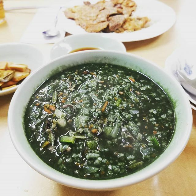 alohamaliko's tweet photo. 温かくて身体に優しいもの食べたかったので、夕飯は #irehrestaurant で #クロレラ粥
#todaysdinner #keeaumoku #chlorellajook #hawaii #hawaiilife #ハワイ生活 #meatjun も。 https://t.co/MeA5aIdJTD https://t.co/1OCySLjRWZ