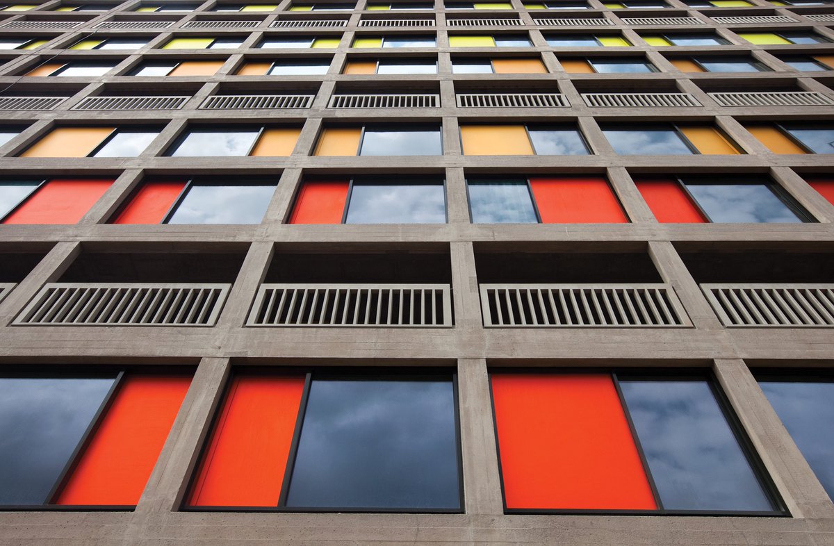 urban_splash's tweet image. This weekend these two brilliant developments in Yorkshire have both scooped awards; our Park Hill in Sheffield was crowned the Best Renovation project @What_House, while Listers Pods in Bradford were awarded an @NDA_Design award. Our total now stands at 424 awards!