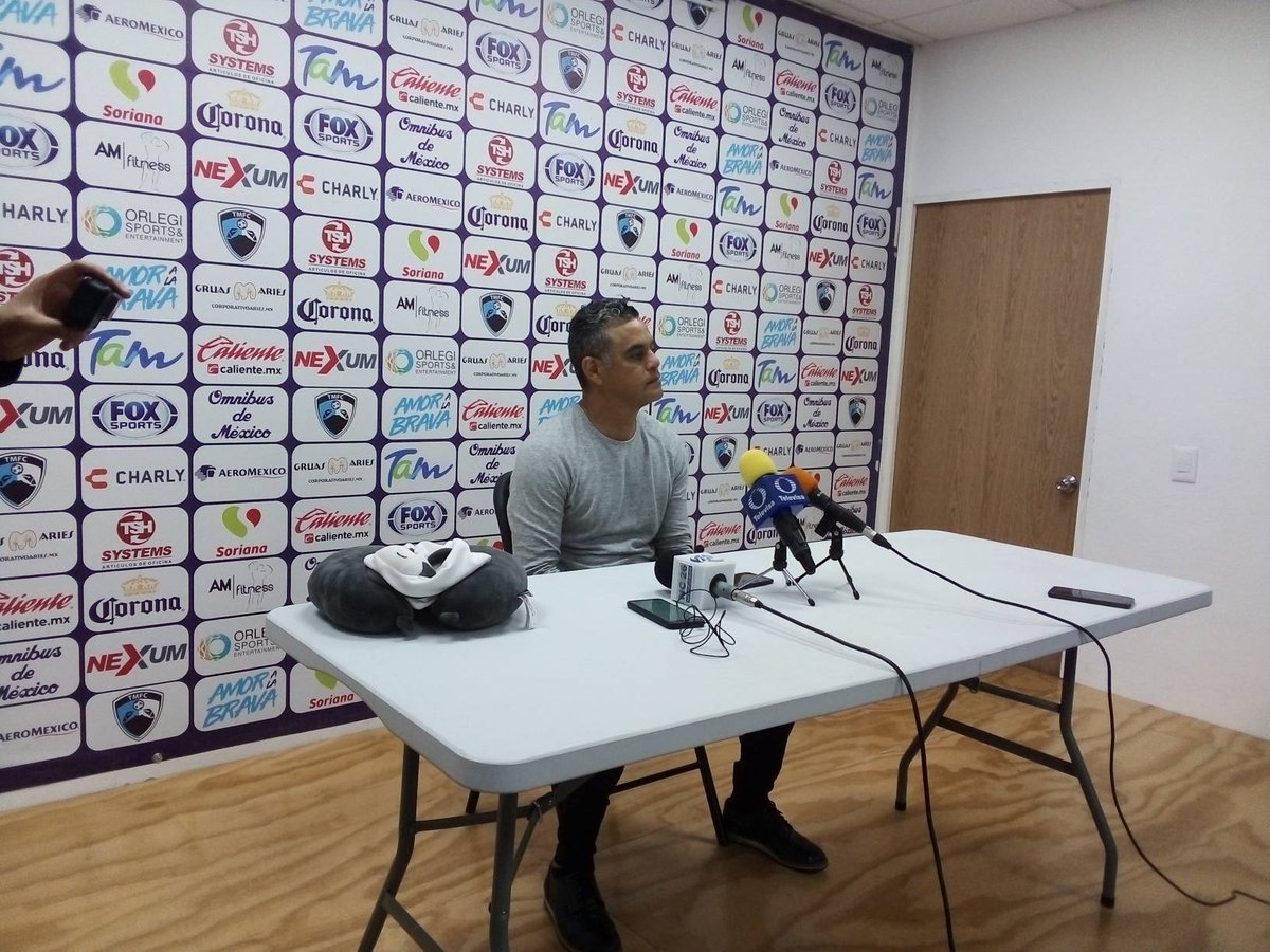 Sabíamos que nos iban a meter en nuestra cancha, los muchachos se fajaron y estoy orgulloso de mis jugadores. Héctor Altamirano, DT de <a href="/TorosCelayaCD/">Club Celaya</a>
