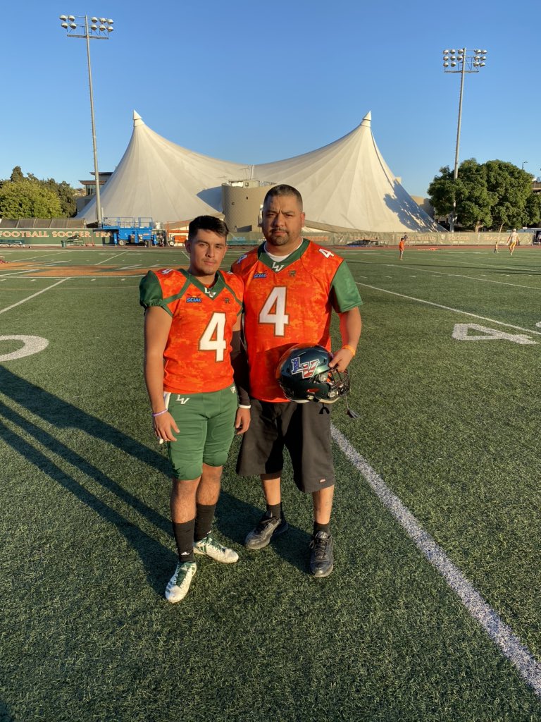 TVBOXEO's tweet image. FRESHMAN YEAR IN THE BOOKS AMAZING EXPERIENCE  @cxvenegas7 🙏🏼 THANK YOU @ULVAthletics @ULV_Football @CoachKrich @miguelr_ulv #NODAYSOFF #TIMETOGOTOWORK #THEBESTISYETTOCOME #PROUDDAD #TEAMDIME