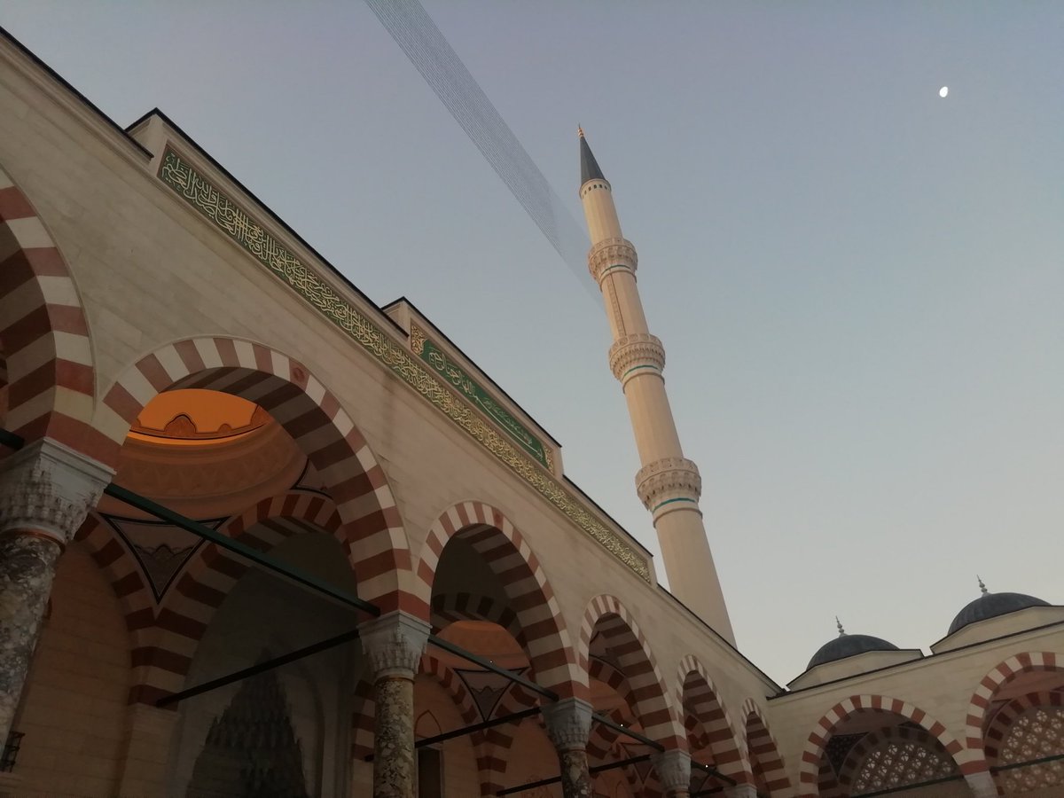 vedideyehasret's tweet photo. Bekleyin, görecektir, duranlar yürüyeni!
Sabredin, gelecektir, solmaz, pörsümez yeni!
- Necip Fazıl Kısakürek
#BirsabahgeleceKardanAydınlık https://t.co/wkSkulVCTc