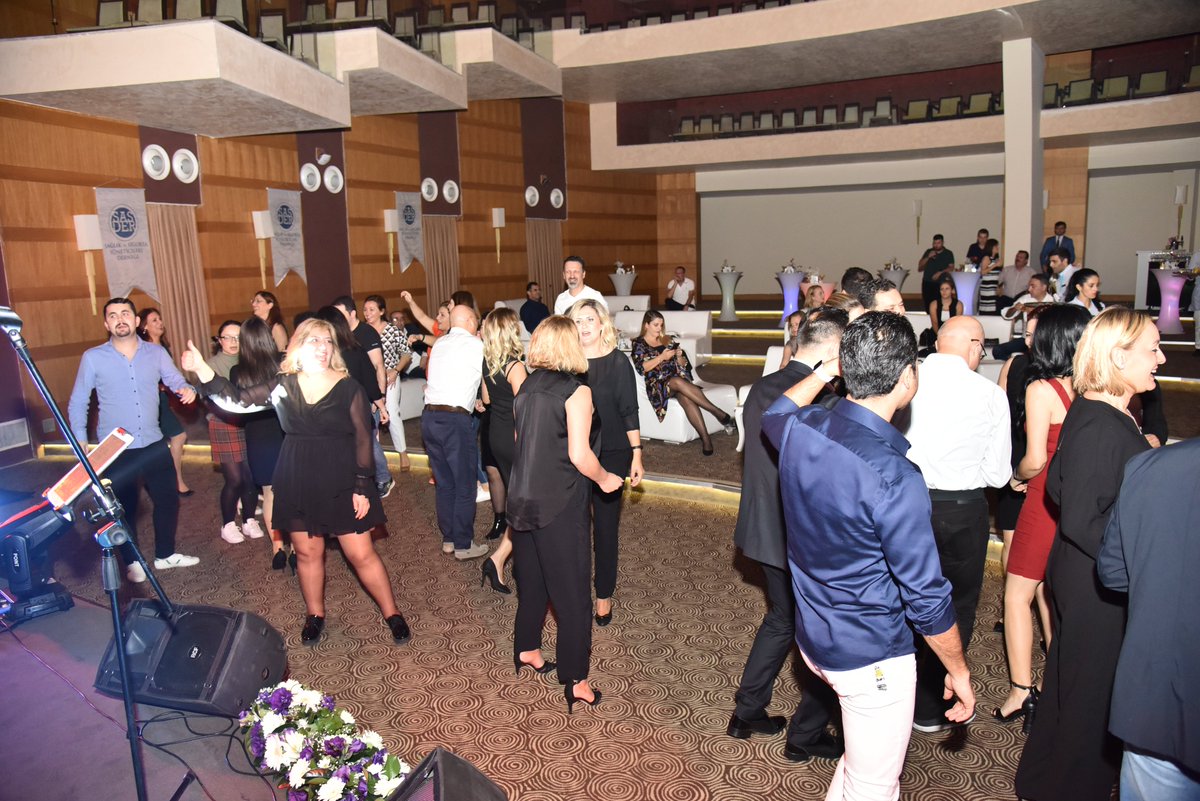 SASDER (@sasdersasder) on Twitter photo 3 gün boyunca zengin bilimsel program içeriğiyle yoğun geçen kongremiz dün akşam gala gecesi ile sona erdi.
'Gala Gecesi Sponsoru'muz <a href="/BiruniLab/">Biruni Laboratuvarı</a>'a eğlence dolu bir gece yaşattığı için teşekkür ederiz.
#sasder #sasderkongre #BiruniLaboratuvarı #galagecesi #galagecesisponsor 3 gün boyunca zengin bilimsel program içeriğiyle yoğun geçen kongremiz dün akşam gala gecesi ile sona erdi.
'Gala Gecesi Sponsoru'muz <a href="/BiruniLab/">Biruni Laboratuvarı</a>'a eğlence dolu bir gece yaşattığı için teşekkür ederiz.
#sasder #sasderkongre #BiruniLaboratuvarı #galagecesi #galagecesisponsor