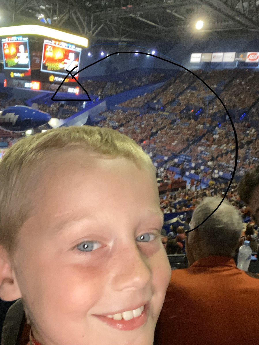 log1q's tweet image. #thriftyairselfie