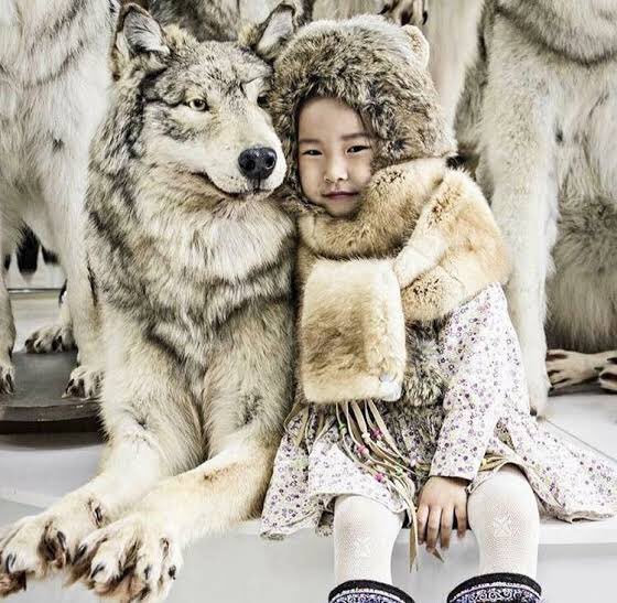 Kün aysın Türkler... Tanrı’nın kutu başınızdan eksik olmasın...
Kün Aysın Ulu Türk budunu... Boyun boylansın, soyun sonlansın...