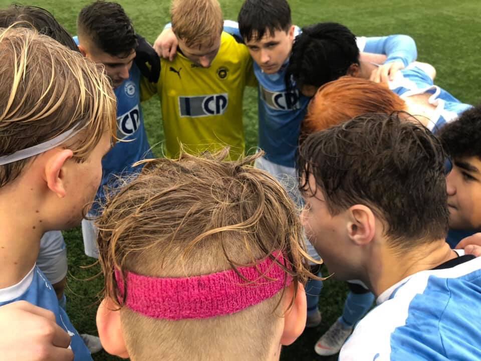 hugoboejemunter's tweet photo. I går spillede vi mod @abfodbold1889 og fik desværre nederlag 0-3 #u17div #u17 @FCRoskilde #mitroskilde https://t.co/fWITHMbWBz