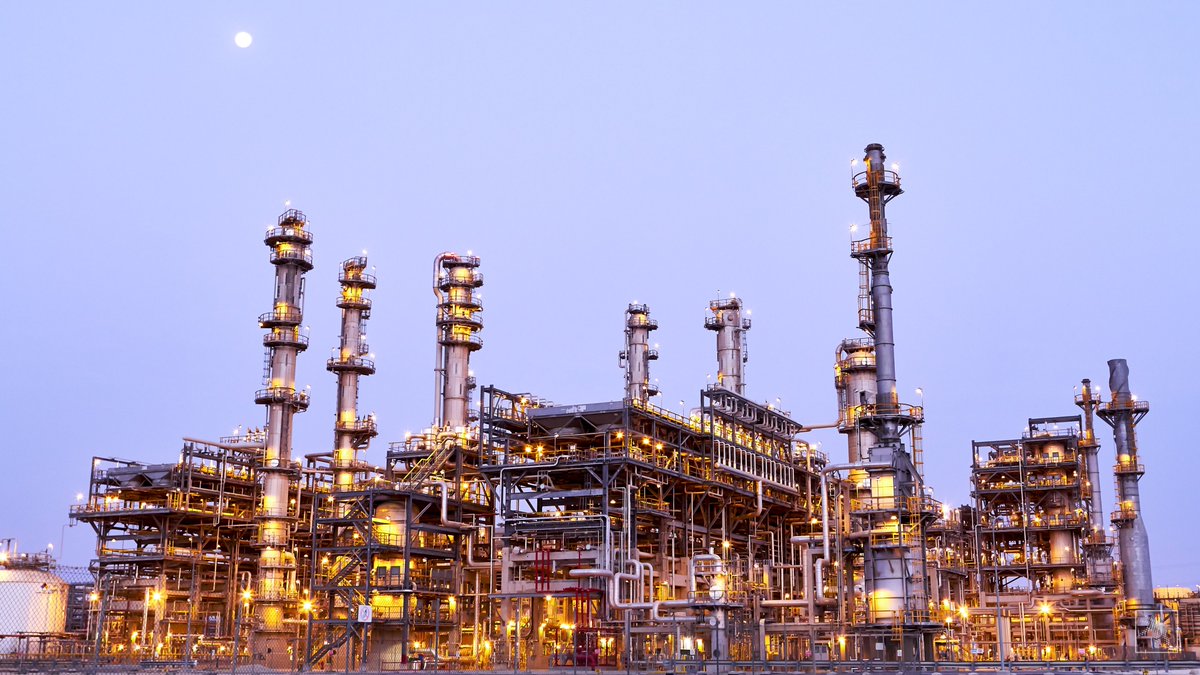 TradeTime_'s tweet photo. Saudi Arabia has started the formal I.P.O. process of the state-run #Aramco oil giant. Crown Prince Mohammed bin Salman is aiming for a £1.5 trillion ($2 trillion) valuation.
Why would he start selling the company?
#IPO #trading #oiltrade #oilprice #MBS 

https://t.co/ZvX3TZjOXO https://t.co/MedjVIqLcO