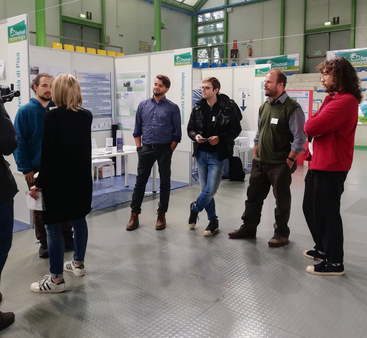 FrancescaLaros1's tweet image. Warming up before the pitch presentations of the #hackathon at @festivalmeteo #HackForTheFuture