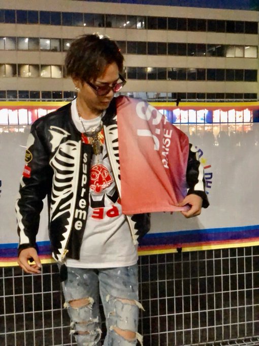 supremeバンソン登坂広臣