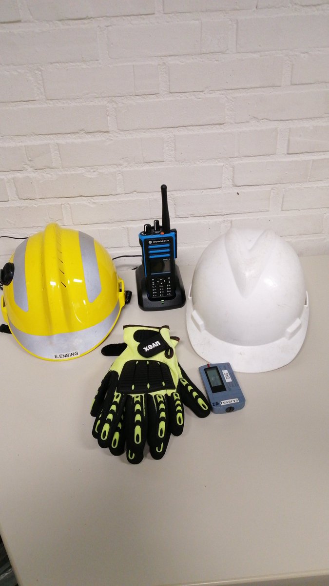 securitytofire's tweet image. Fixibel, collegiaal, hart voor de zaak, niet moeilijk doen, schakelen, dienst overnemen. Foxhol, BNO, First Responder, Plixxent.