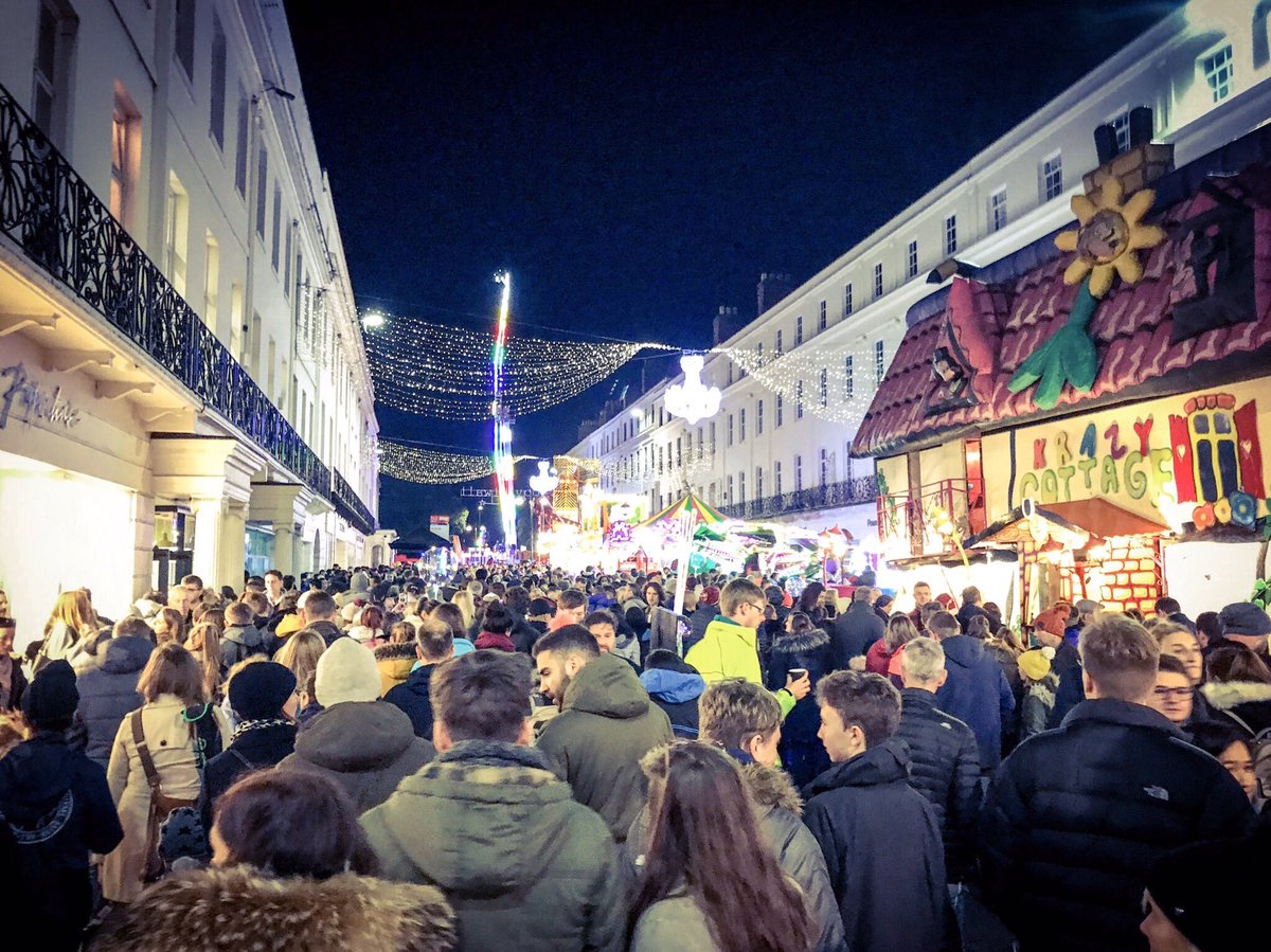 Shout out to all the local shops welcoming visitors to today’s Leamington lights switch-on. Going to be a fab day! 🌟#shoplocal #leamington #loveleam #leamspa #christmas #warwickshire