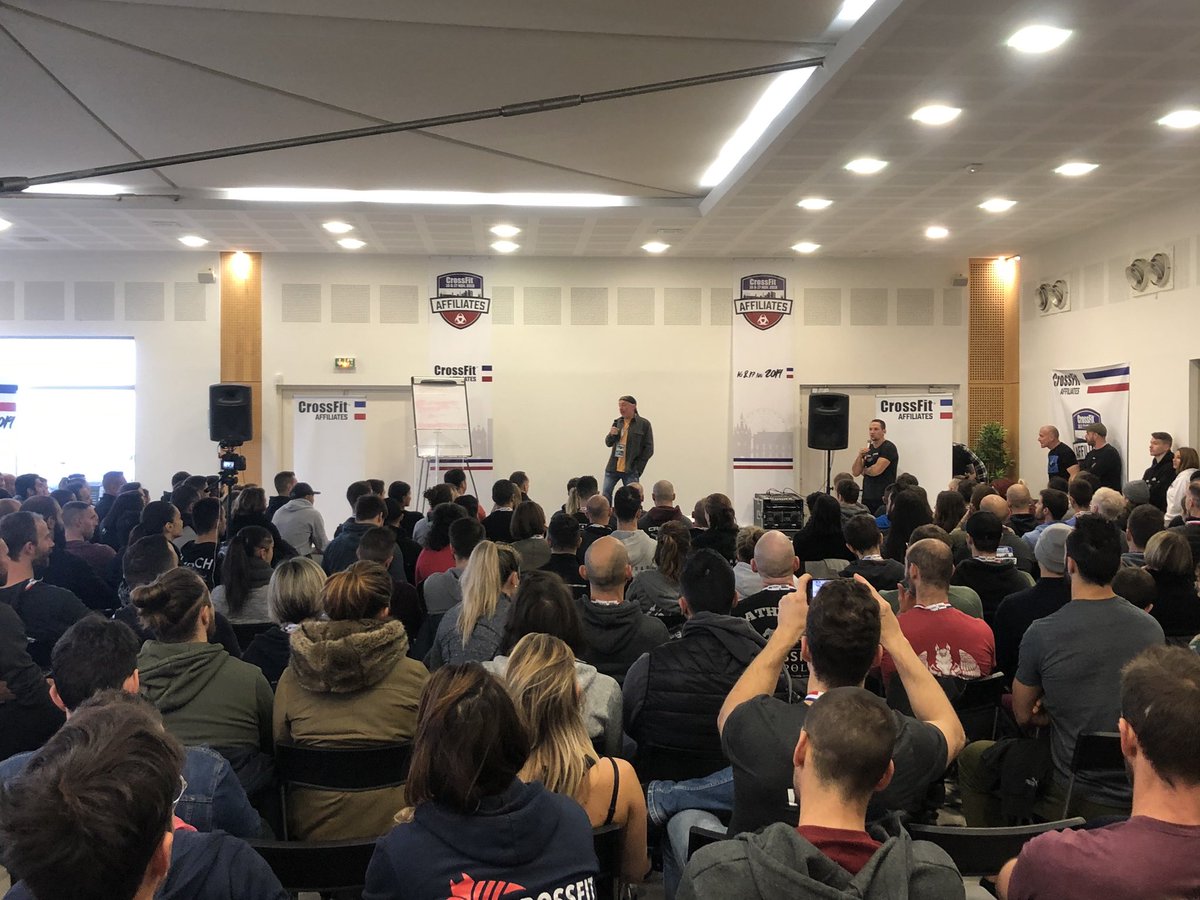 Greg Glassman s’adresse aux 200 affiliées françaises présentes à Bordeaux pour la 3eme réunion des affiliées