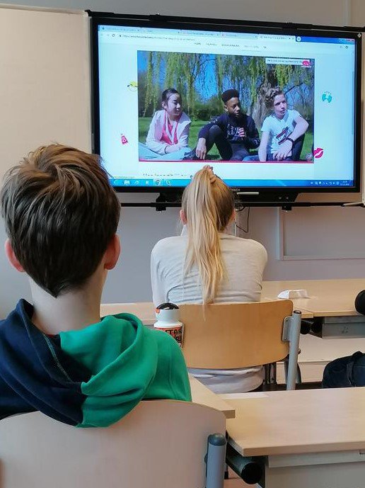 kentalis's tweet image. De leerlingen van groep 7/8 van Martinus van Beek in Oss speelden de serious game van Mediamasters. Zij gingen de strijd aan met 200.000 andere leerlingen uit Nederland om de meest mediawijze klas van Nederland te worden! @MediawijsNL #mediamasters