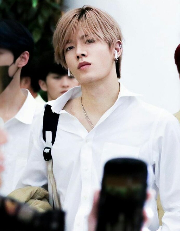 1stonair's tweet photo. @shiftgenx ชื่อ / ชื่อแอค / เมจ :ออนแอร์/@shiftxyuta /ยูตะ
ลา / เรสมั้ย :ไม่จรื้อ
ยอดรี :2,092
อยากสนิทกับใครในแฟม :อยากสนิทกับทุกคนเลยครับ
อยากให้พี่แก้อะไรในแฟมมั้ยคะ :ไม่มีครับ
แนบรูปเมจตัวเองใส่เสื้อขาวมา 1 รูป https://t.co/5rl1xVbdmg