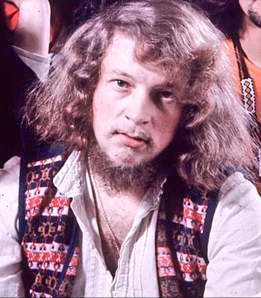 Happy Birthday to Jethro Tull lead guitarist Martin Barre, born on this day in Kings Heath, Birmingham in 1946. 