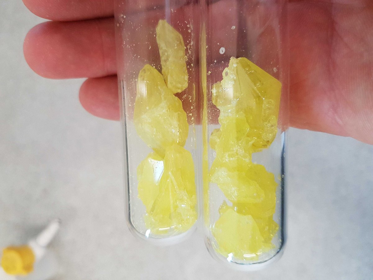 Andrestrujado's tweet image. S for Sunday. Oh no S is for sulfur. For the last day of #RealTimeElements I give you sulfur in all its glory #monoclinic #rhombic &amp;amp; #plastic @RealTimeChem @cenmag