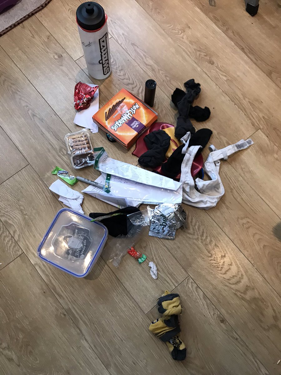 Alibex03's tweet photo. Missing socks?
Missing bra?
Missing lunch box?
Missing charger?
Missing water bottle?
Check your kidâs swim bag....itâs bound to be there amongst all the other sh*te that seems to end up in it. Swimmers are vile! #swimmum #swimparents #swimproblems https://t.co/nYAVJ8s1EC