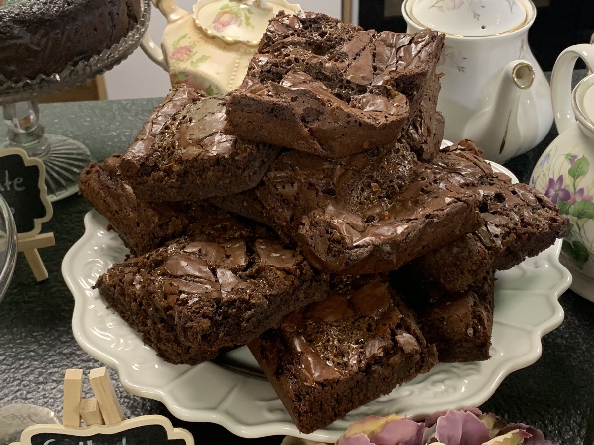 All set up and ready to trial our #vegan Cakes... at Health and Well Being Show, Bradford, swing by, say hi!!
#vegan #cake #vwcamper #yorkshire #foodphotography