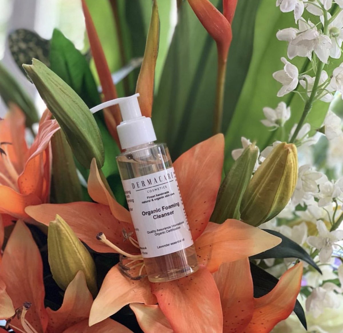 DERMACARE SKINCARE AT HAUS OF LASER
Organic Foaming Cleanser
Quality Assurance International Organic Certification
A highly moisturising deep cleanser with soothing and calming properties as it contains Lavender essential oil.
✨Ensure your skin continues to look beautiful