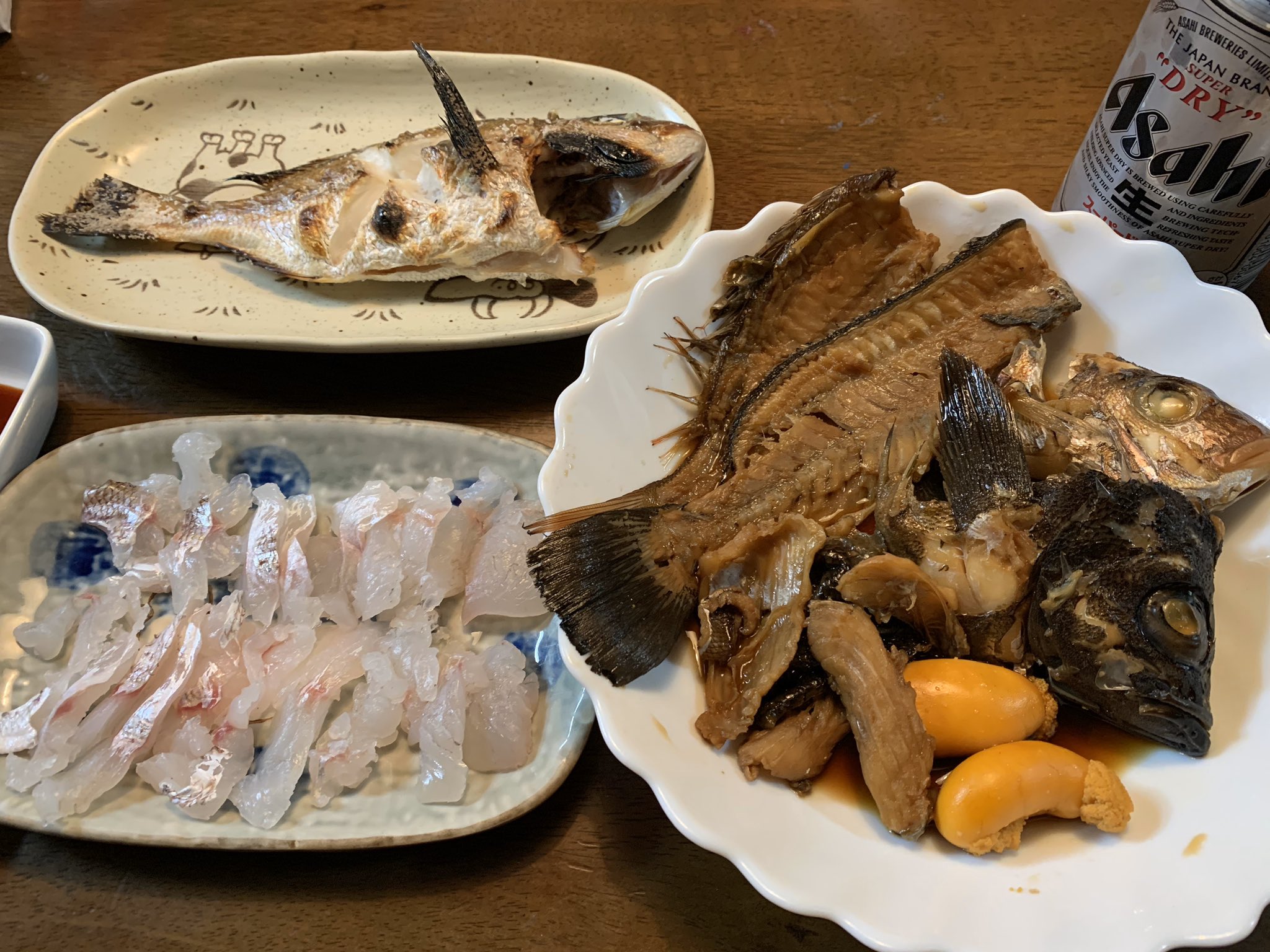 たいせう 今日はチャリコの塩焼きと刺身 メバルとチャリコのアラの煮付 メバルさばいたら卵持ってたので一緒に煮付けに メバルの刺身はあと冷蔵庫で何日か寝かせてからのお楽しみ T Co M9xegf4wii Twitter