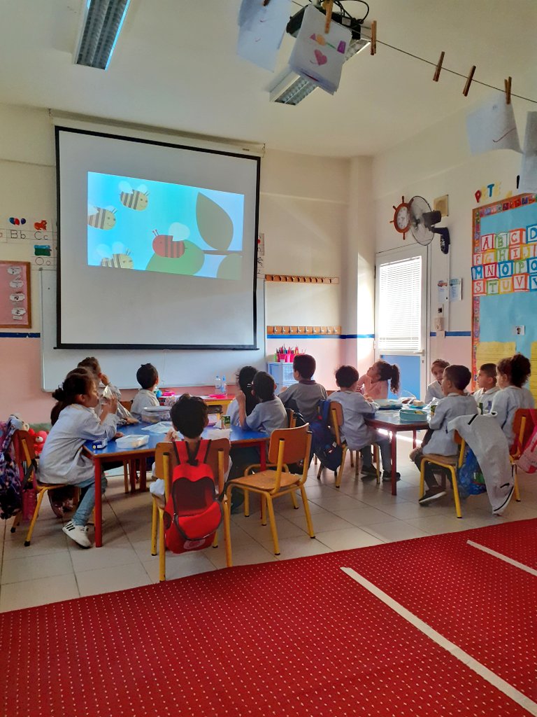Celebrating the #forgivenessday KG3 A watched a video about forgiveness during their breakfast time,  then they pasted a reminder card on different places at school to remind everyone to always forgive others. ❤ @DawhaHighSchool @FThaalby