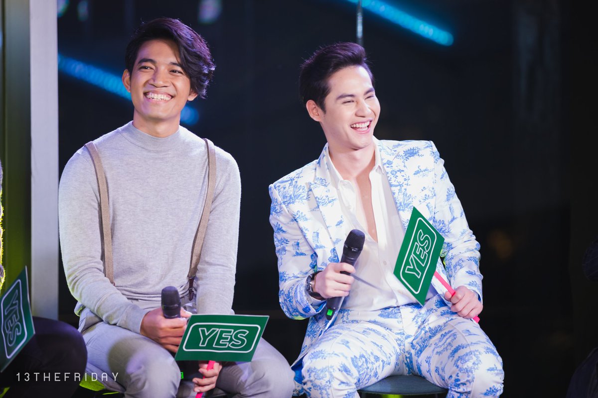 13TheFriday's tweet photo. 14.11.19 รูปคู่กับพี่ๆศลป
#TrueDigitalPark
#IDstation #FanzoneFansong
#IAM #IAMWHATIAM
#โฟกัสกิตติคุณ
#เทพบุตรลูกทุ่งอีสาน
#อ่อยอ้ายแม่นบ่
MV▶️ https://t.co/2HrPsEsSnG
#เพลงลูกทุ่ง
#NewSingle https://t.co/xp7YugF3Fw