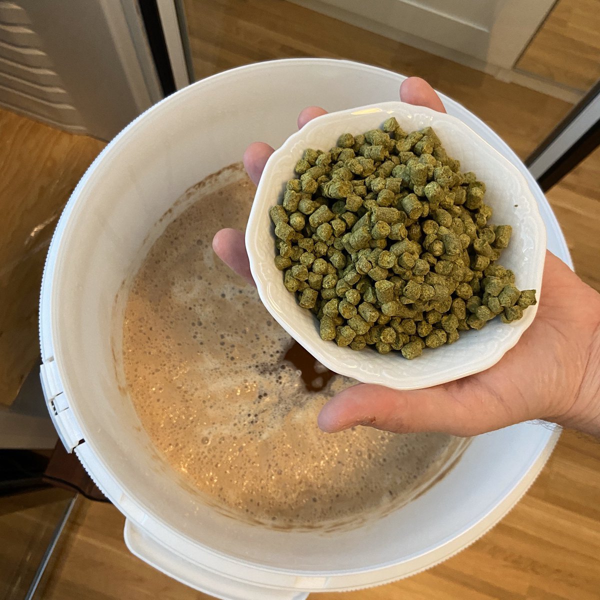 diepaul's tweet photo. #hopfenstopfen 150g Mosaic Hopfen 😍 https://t.co/ceZS5qQbiu