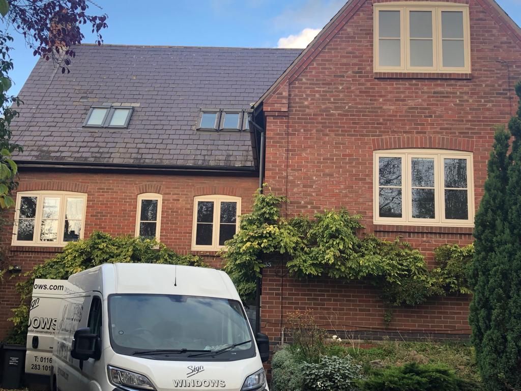 Just thought we would share a snap of the finished installation of @DeceuninckUK heritage flush sash cream windows. ♥️flush
#madeinleicester