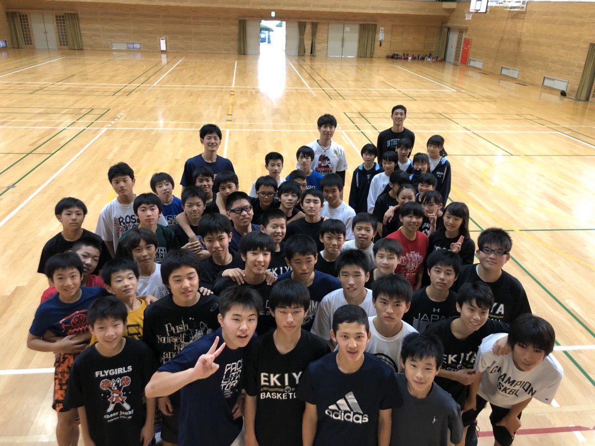 3storm Hiroshima スリストム広島 バスケットボールクリニック 本日は 福山市立駅家中学校で中学生50名を対象に 仲摩匠平 選手兼代表がクリニックを行いました 身体の使い方やシュートドリルなど 短い時間でしたが 挑戦 をテーマに一生懸命