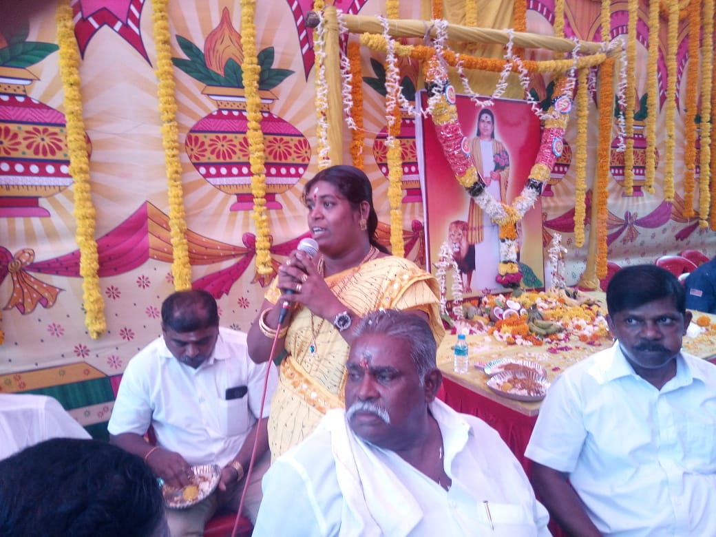 Subbiahpandian8's tweet image. மராட்டிய மாநில முன்னேற்ற பேரவை 
செம்பூர் கிளை சார்பாக இன்று பசும்பொன் உ.முத்துராமலிங்கத்தேவர் ஐயாவின் 112வது ஜெயந்தி விழா மற்றும் 57வது குருபூஜை விழா நடைபெற்றது இப்படிக்கு சக்தி. சித்ரா லட்சுமணன் தேவர்🙏