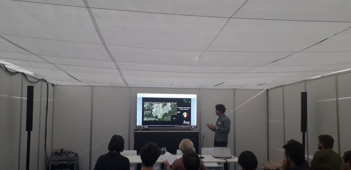 RutgerDankers's tweet image. My Italian is a bit rusty,  but I thought thesr were all excellent presentations by our teams of their work ober the past 24h #hackforthefuture