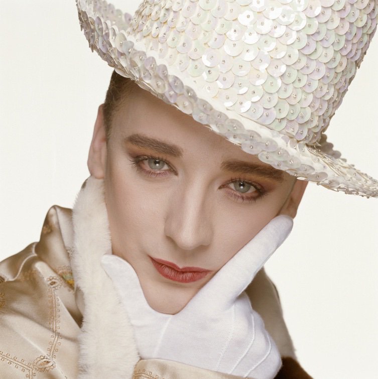 BoyGeorge's tweet photo. Remembering legendary photographer Terry O'Neil R.I.P who shot everyone, including myself. I remember the day very well on the roof of his studio in London. He filled the world with iconic images. https://t.co/zL0JfMkbde