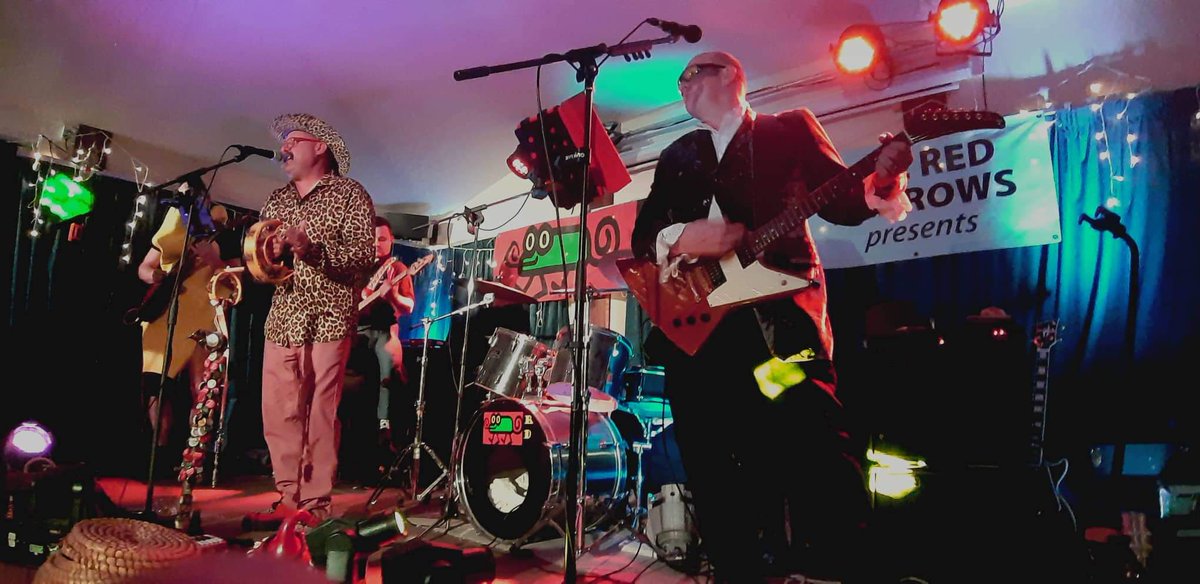 Massive THANK YOU to all that came to see Reptile Dysfunction last night at the Cross Keys, Lydford on Fosse, Somerset. It was great seeing you dancing and hearing you sing along. Cheers to the Charlton Pluckers also. Made for a smashing night!!! #redbarrows