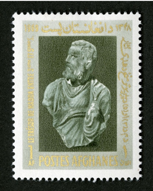 AfghanHistorian's tweet photo. As part of the international tourism campaign, the 1969 ‘Visit Afghanistan’ three-part postage stamp series depicted artefacts from #Hadda and #Begram – two of the most prized collections housed at the National Museum of Afghanistan. @PostalMuseum #KabulMuseum EM https://t.co/NniUT4nn4M