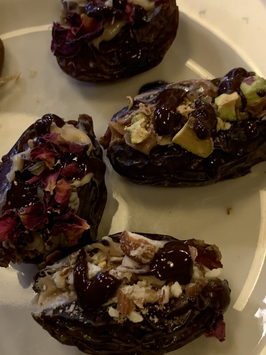 IwiBasel's tweet photo. Christmas #Sweet #HealthyFood https://t.co/8CSY45ZKSu